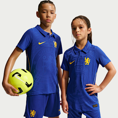 Chelsea F.C. 2026/27 Match Home Older Kids' Nike Aero-FIT Football